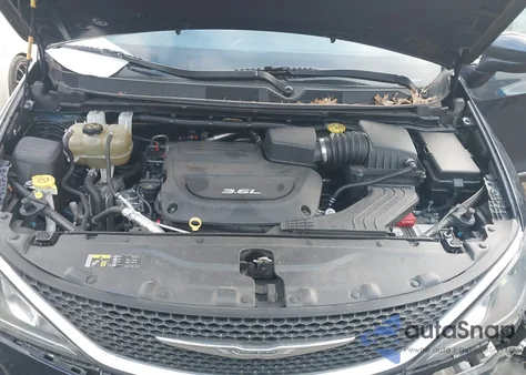 2017 Chrysler Pacifica Touring-L из США, поврежденный, VIN 2C4RC1BG2HR771592